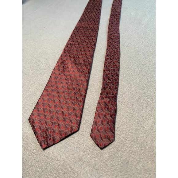 Stafford Mens Silk Tie Red Geometric Pattern Silk - Picture 5 of 5